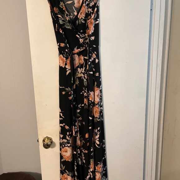 Dress - Picture 1 of 4